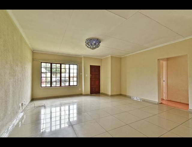 3 BEDROOM TOWNHOUSE FOR SALE IN NEWMARKET